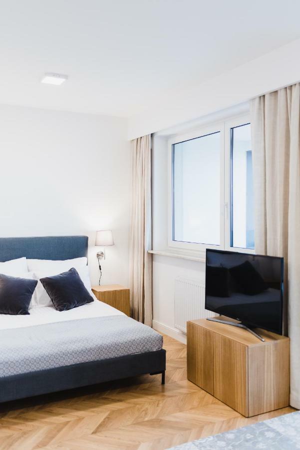 Luxlux Apartments Silver Dove ワルシャワ エクステリア 写真